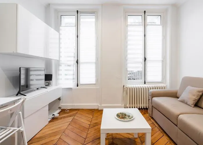 Studio Luxe Montaigne