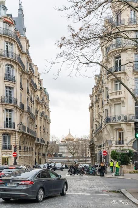 Studio Luxe Montaigne Paris